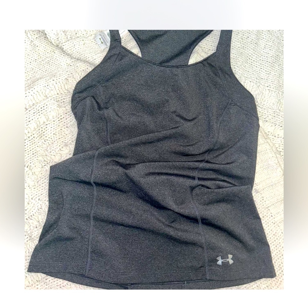 💪 Under Armour Gray Workout Tank Top